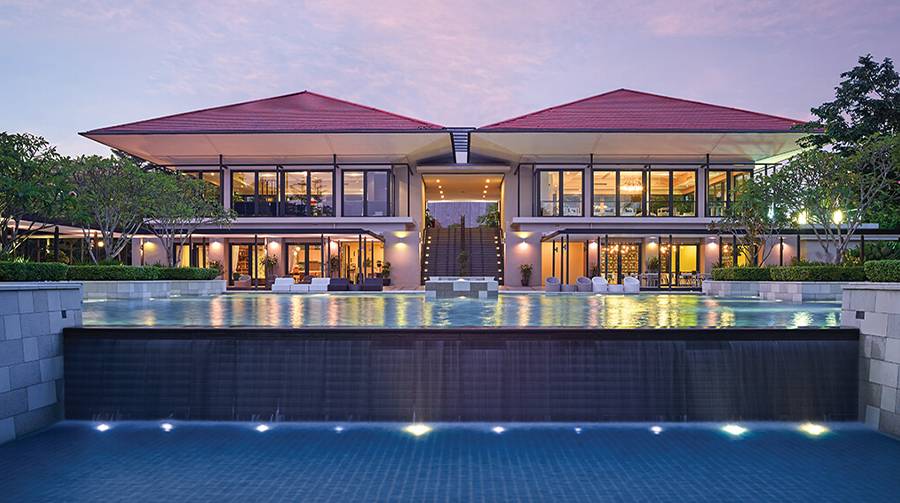 QUAYSIDE SEAFRONT RESORT CONDOMINIUMS